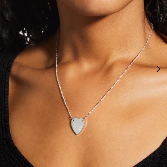 GUCCI HEART NECKLACE - Picture 1 of 2